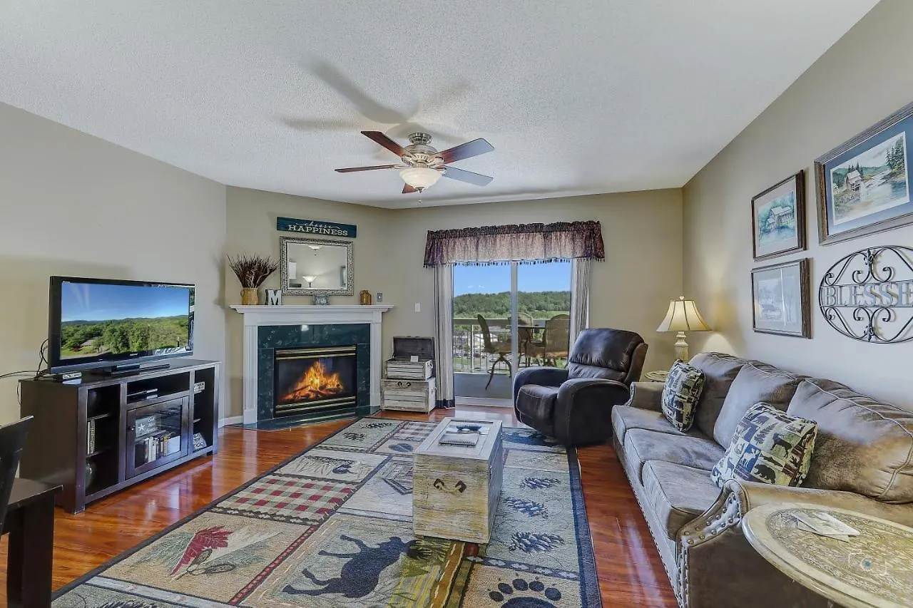 Apartment Easy Street Whispering Pines 211 *