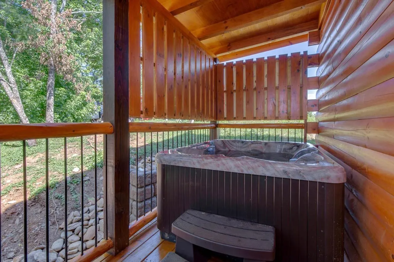 Pure Indulgence, 2 Bedrooms, Hot Tub, Pool Access, Theater Room, Sleeps 10 Holiday home