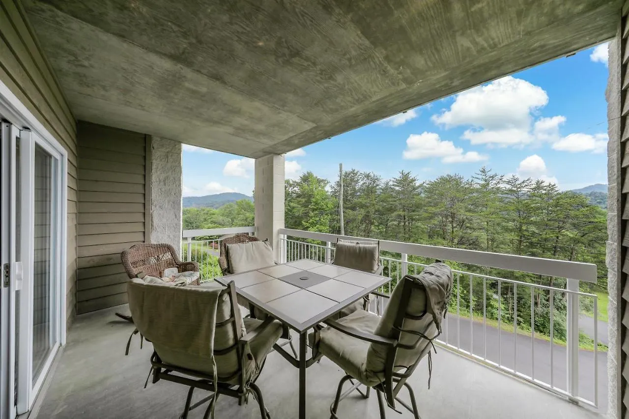 A Peaceful Retreat Whispering Pines 622 Apartment *