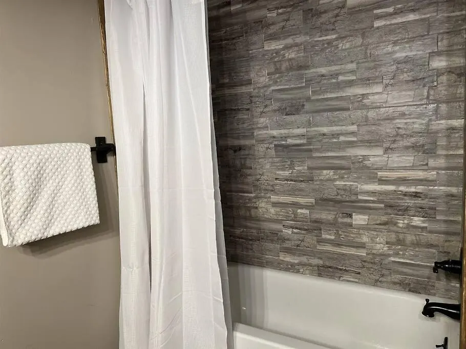 Holiday home Pioneer Pass- Hot Tub, 2 Bdrm, W&d, Pets Ok