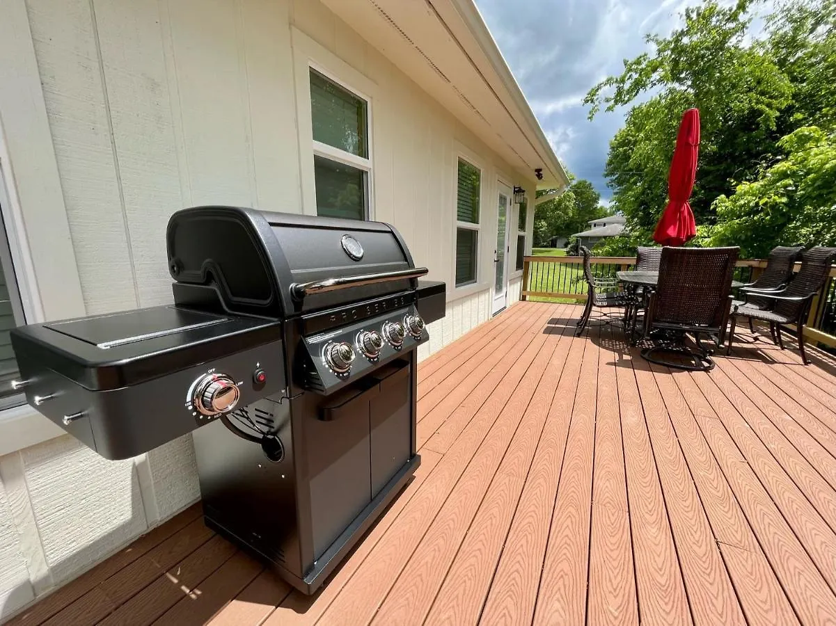 The Hitching Post: Spacious 5br/4ba Rancher Holiday home *