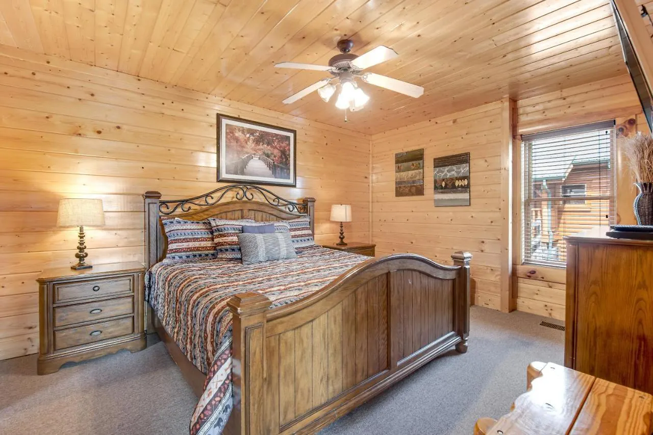 Paradise Retreat * Pigeon Forge