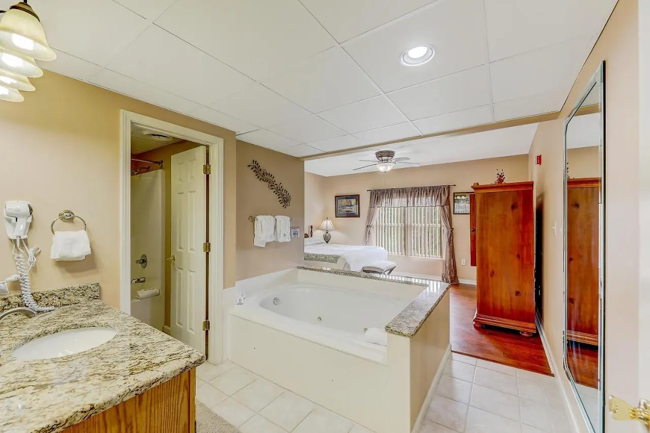 Vacation Destination Whispering Pines 444