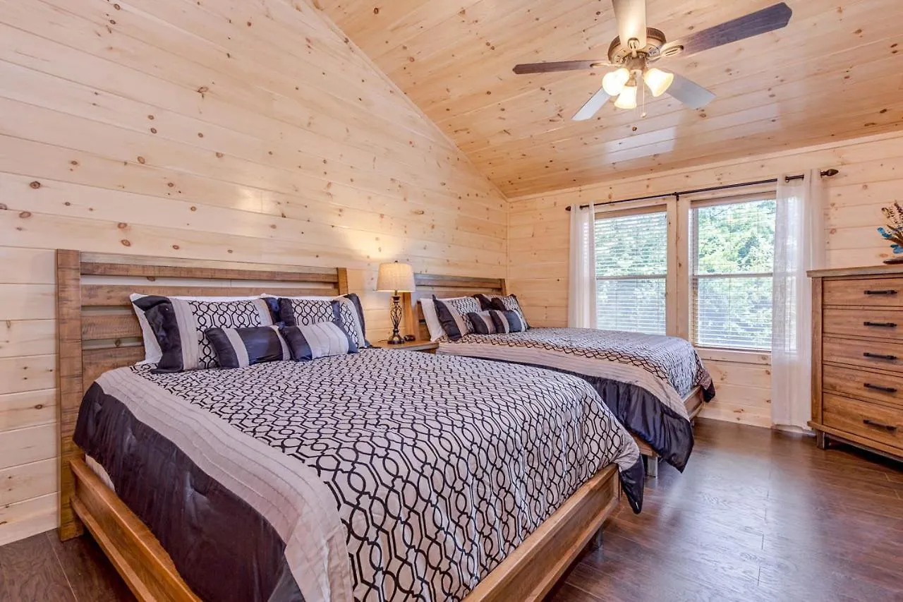 Holiday home Pure Indulgence, 2 Bedrooms, Hot Tub, Pool Access, Theater Room, Sleeps 10 Pigeon Forge
