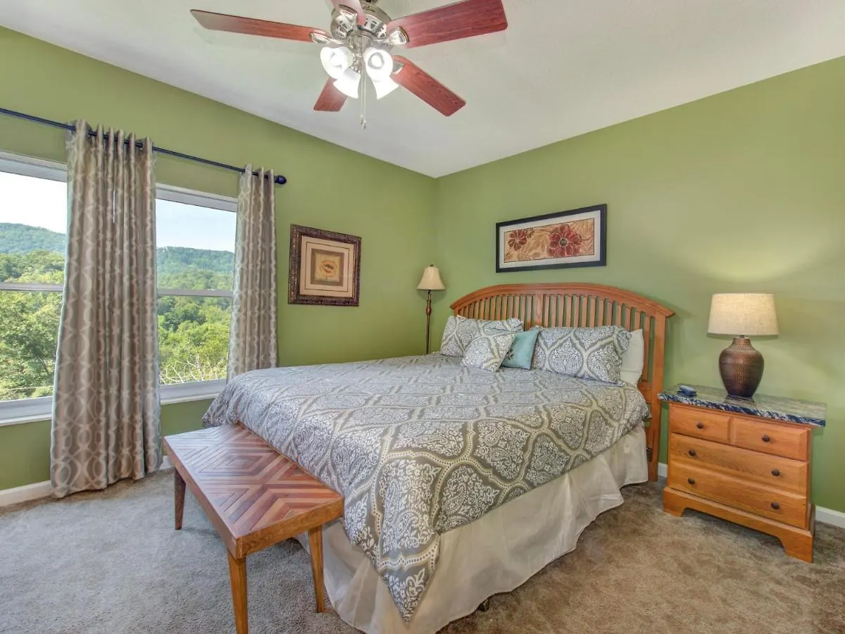 Downtown Retreat Whispering Pines 534 Apartment *