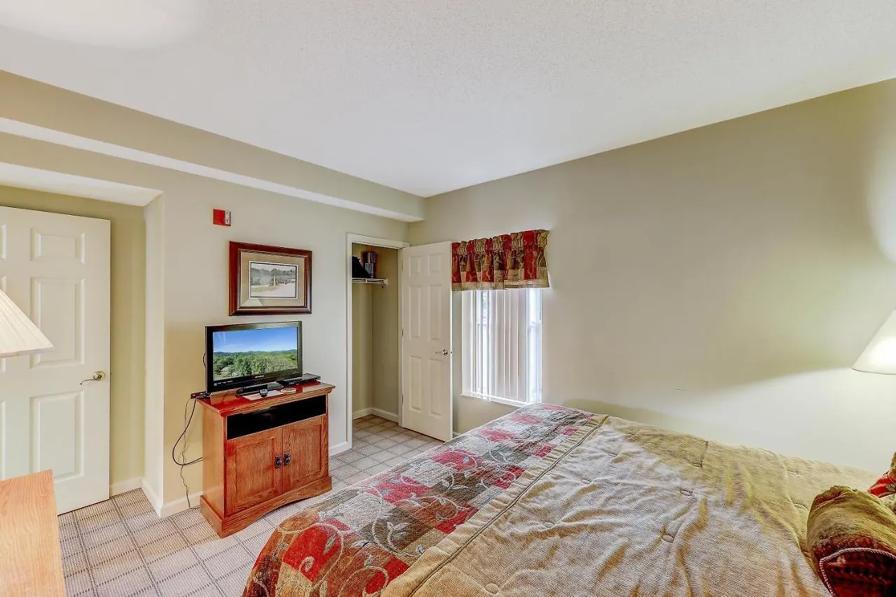 Whispering Pines 424 Apartment *