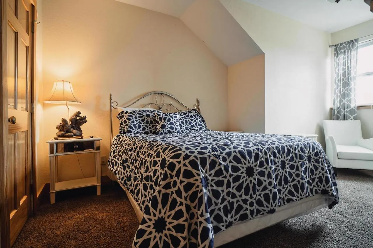 Gv - Unit 3202 - Fairway Apartment