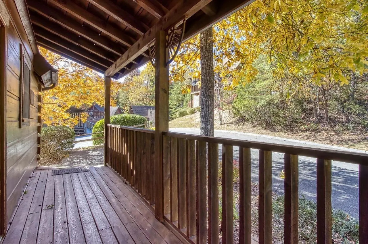 Er23 - Smoky Memories Pigeon Forge