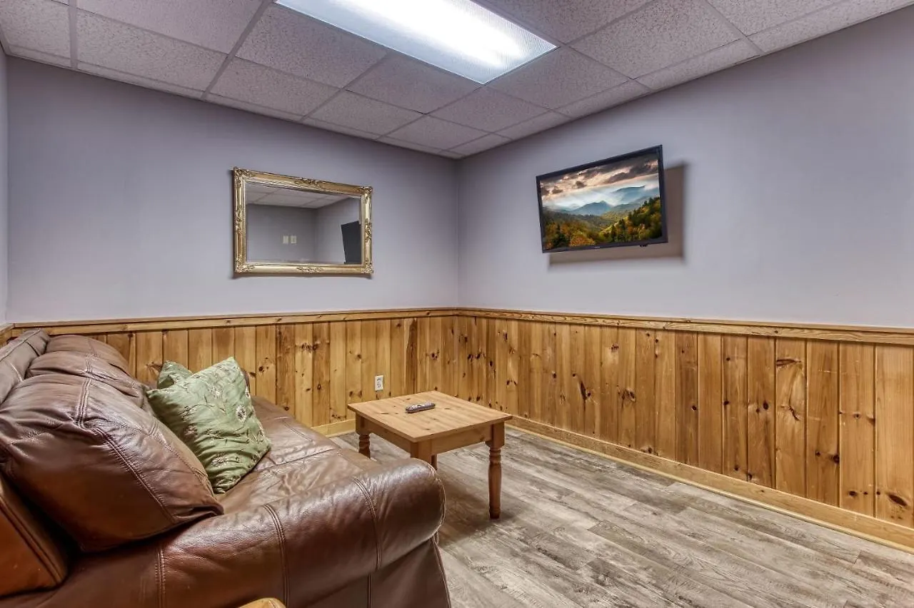 Four-bedroom House Pigeon Forge