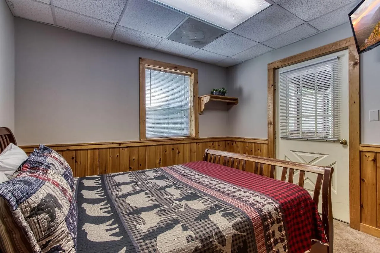 Four-bedroom House * Pigeon Forge