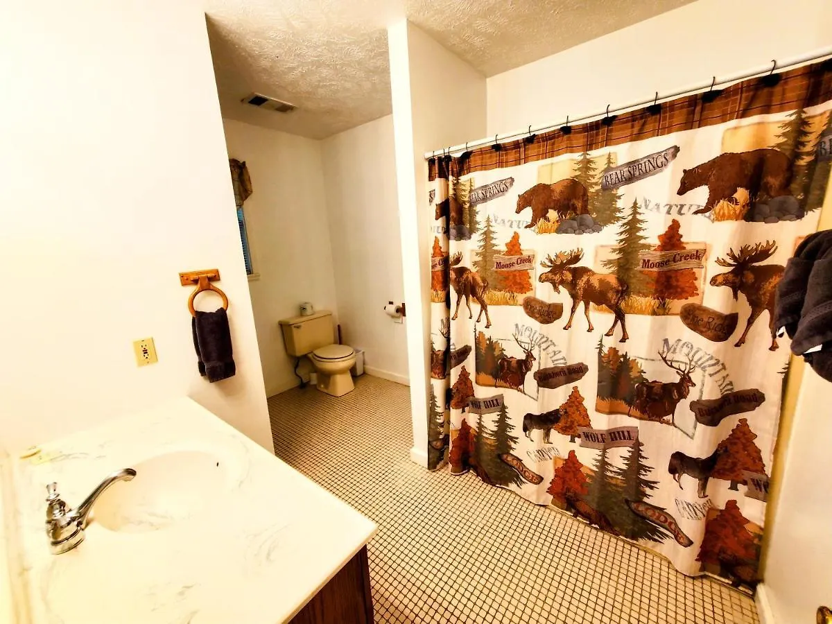 Hillbilly Hilton-pet Friendly-sleeps 4-free Tickets-mountain View Pigeon Forge