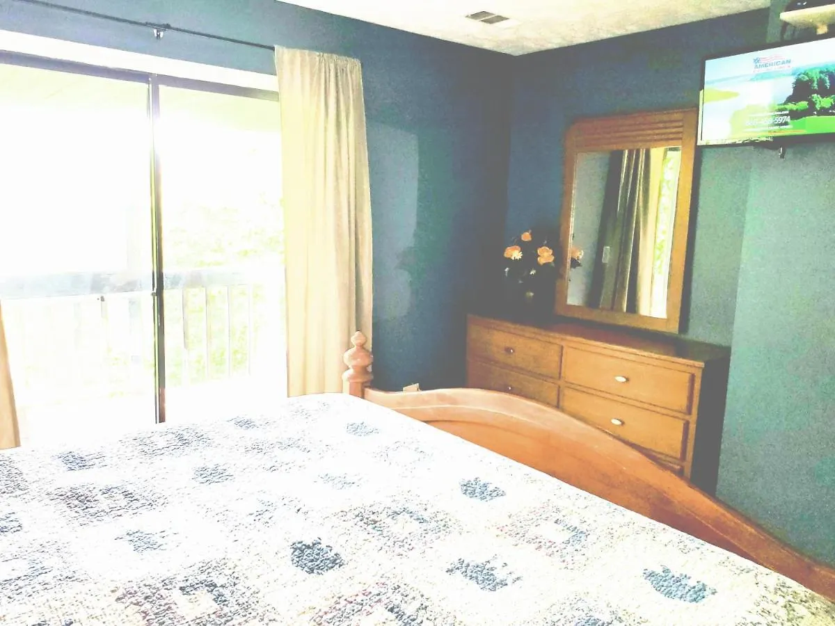 Hillbilly Hilton-pet Friendly-sleeps 4-free Tickets-mountain View Chalet *