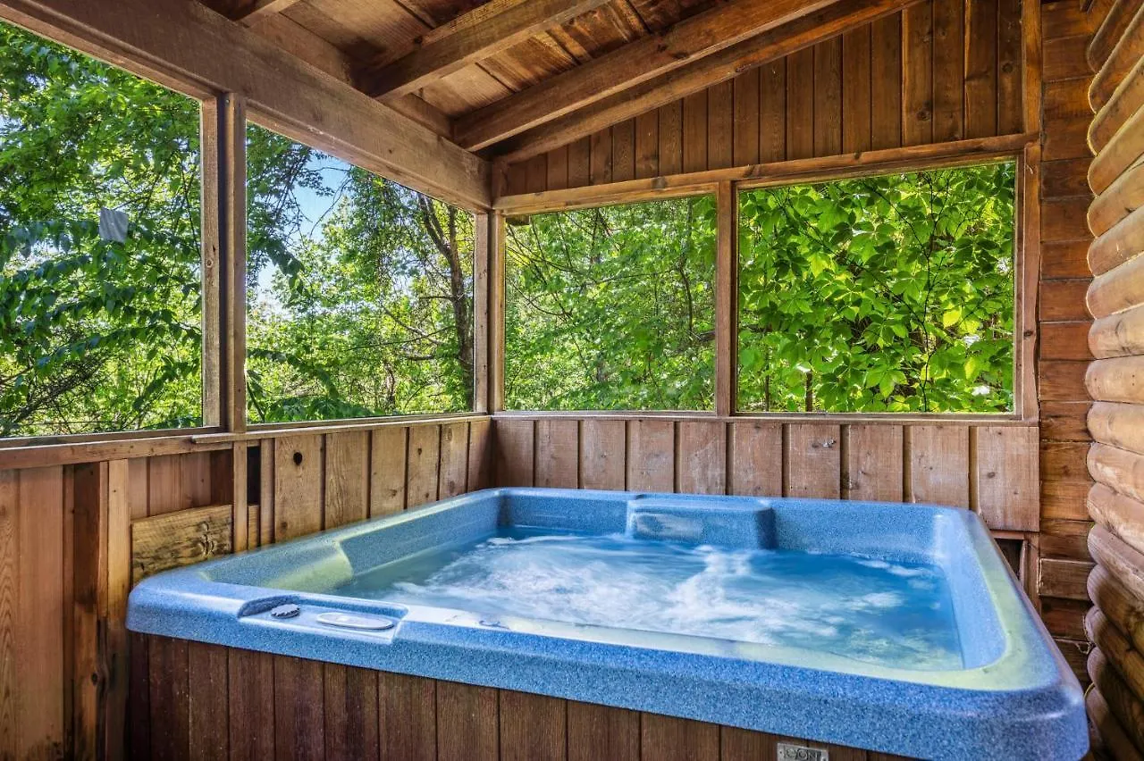 Romantic Log With Hot Tub *