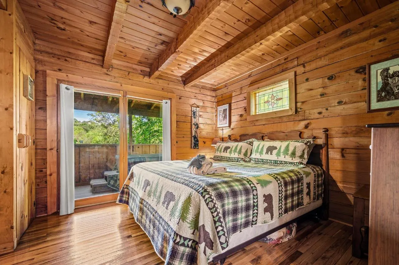 Holiday home Romantic Log With Hot Tub *