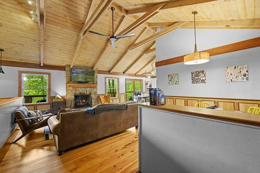 Chic Private W/ Epic Views & Amenities! Pigeon Forge