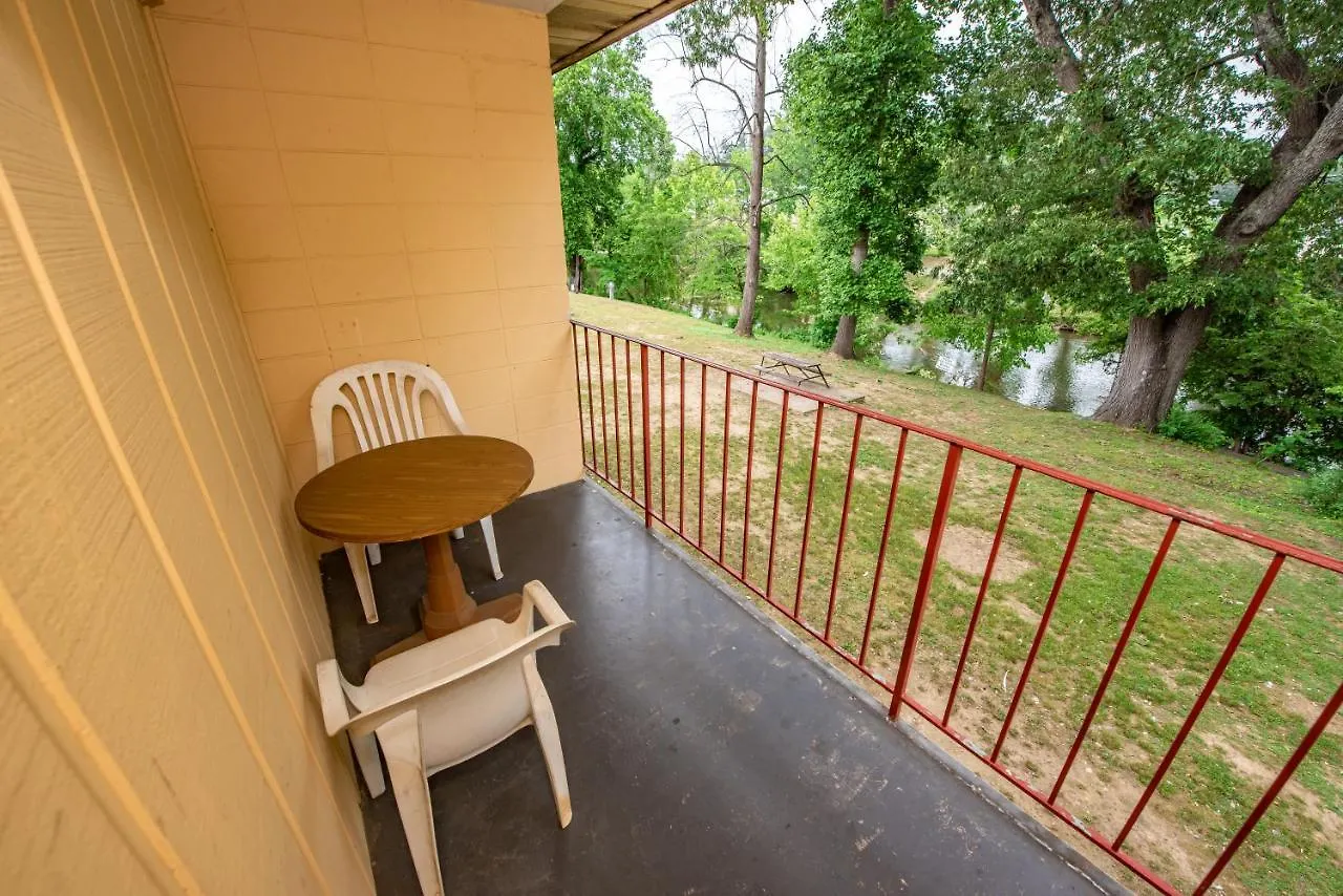 Motel River Place 3*