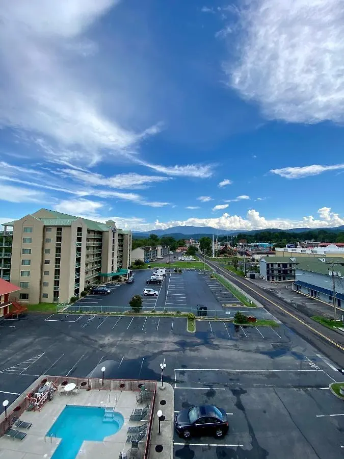 River Place #411 3bd *