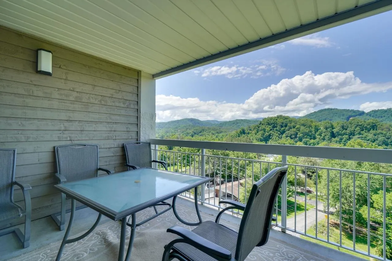 Retreat With Community Pool! Apartment *