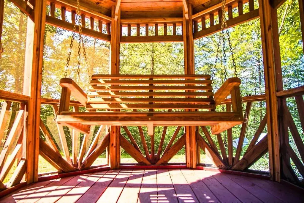Holiday home Romantic Gem, 2 Acres, Hot Tub, Free Pet, King Bed *