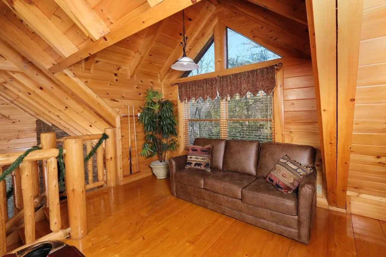 A Bear Creek Crib * Pigeon Forge