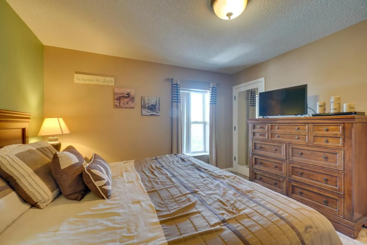 Apartment Retreat With Community Pool! Pigeon Forge