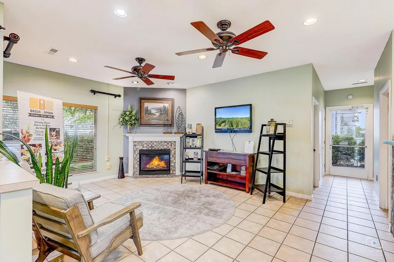 Apartment Lazy Bear Whispering Pines 111