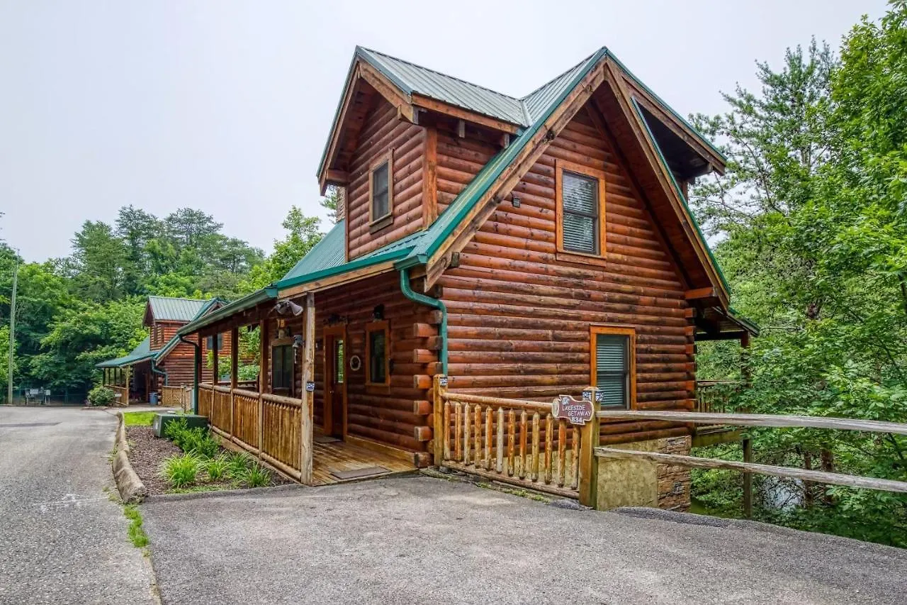 Holiday home Ern834 - Lakeside Getaway - Great Location! Close To The Action! *
