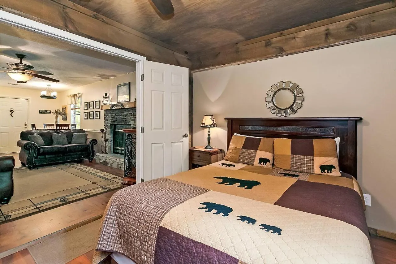 Hidden Hollow Holiday home *