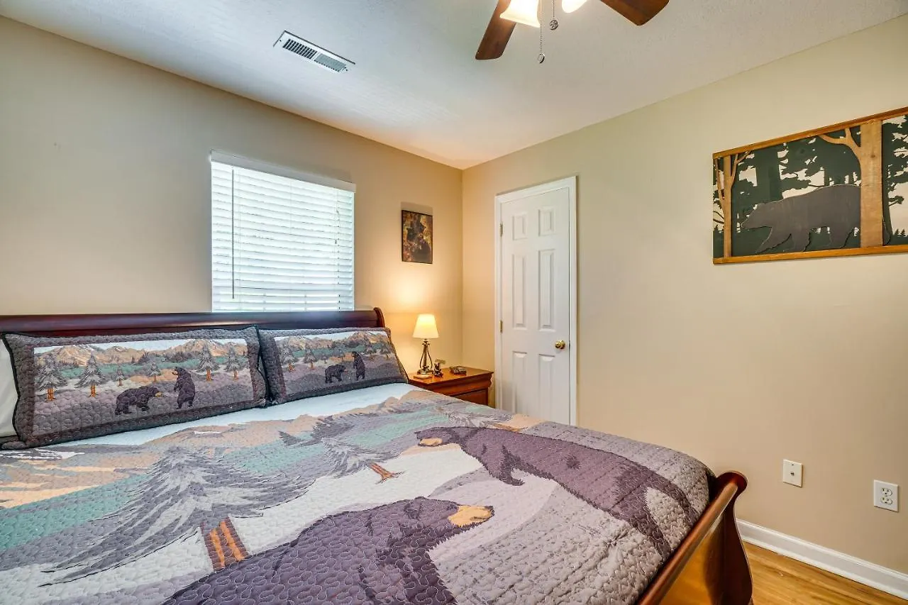 With Screened Porch, 3 Mi To Town! Pigeon Forge