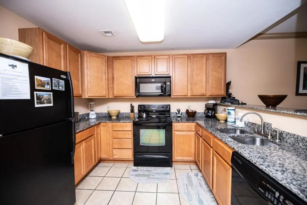 Mvc - Unit 1302 - The Cove Apartment
