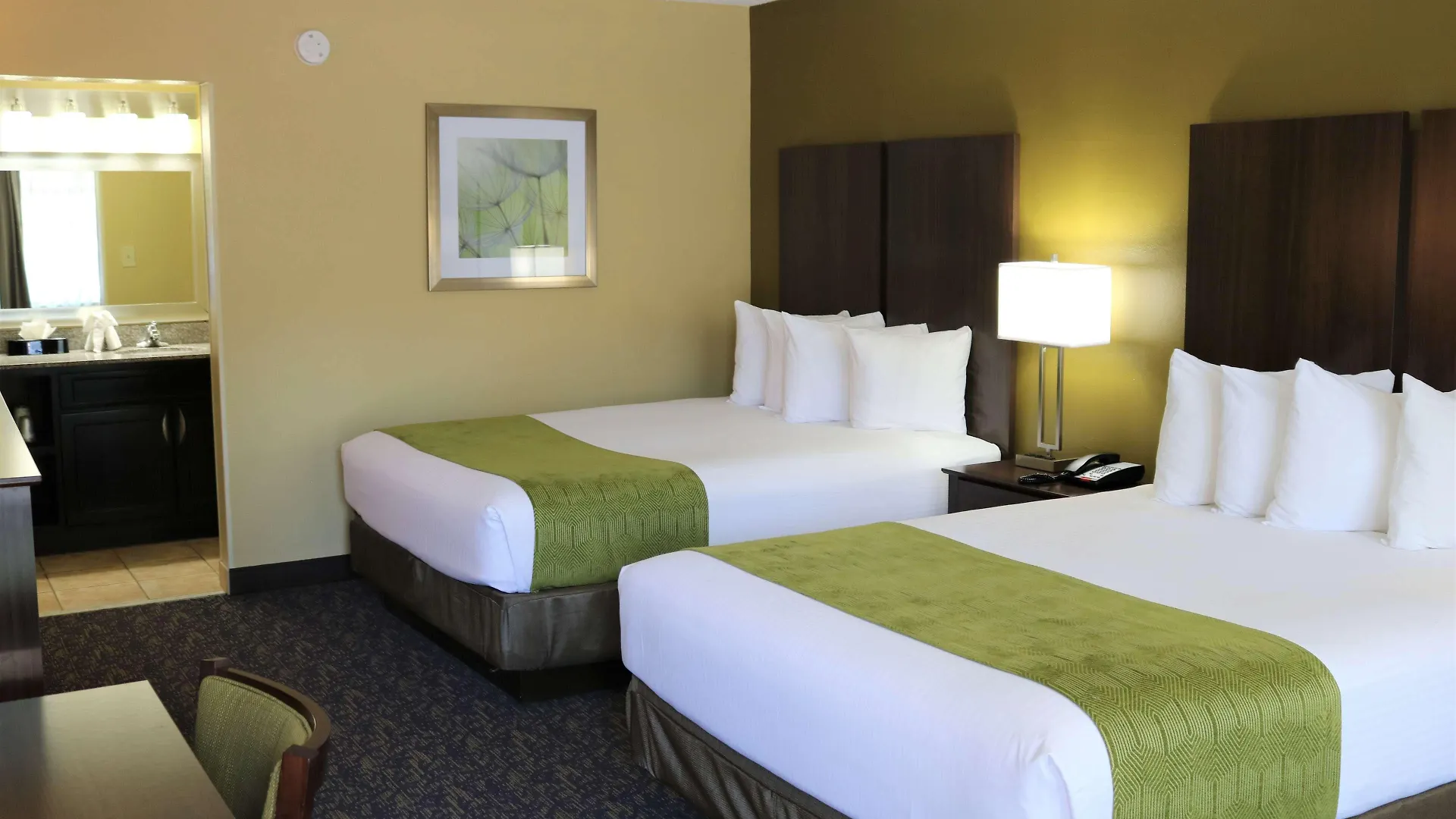 Western Plaza Hotel 3*