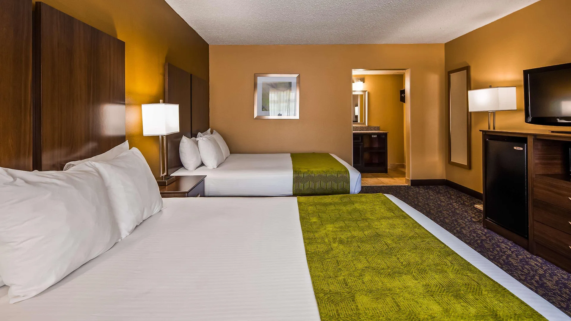 Western Plaza 3*