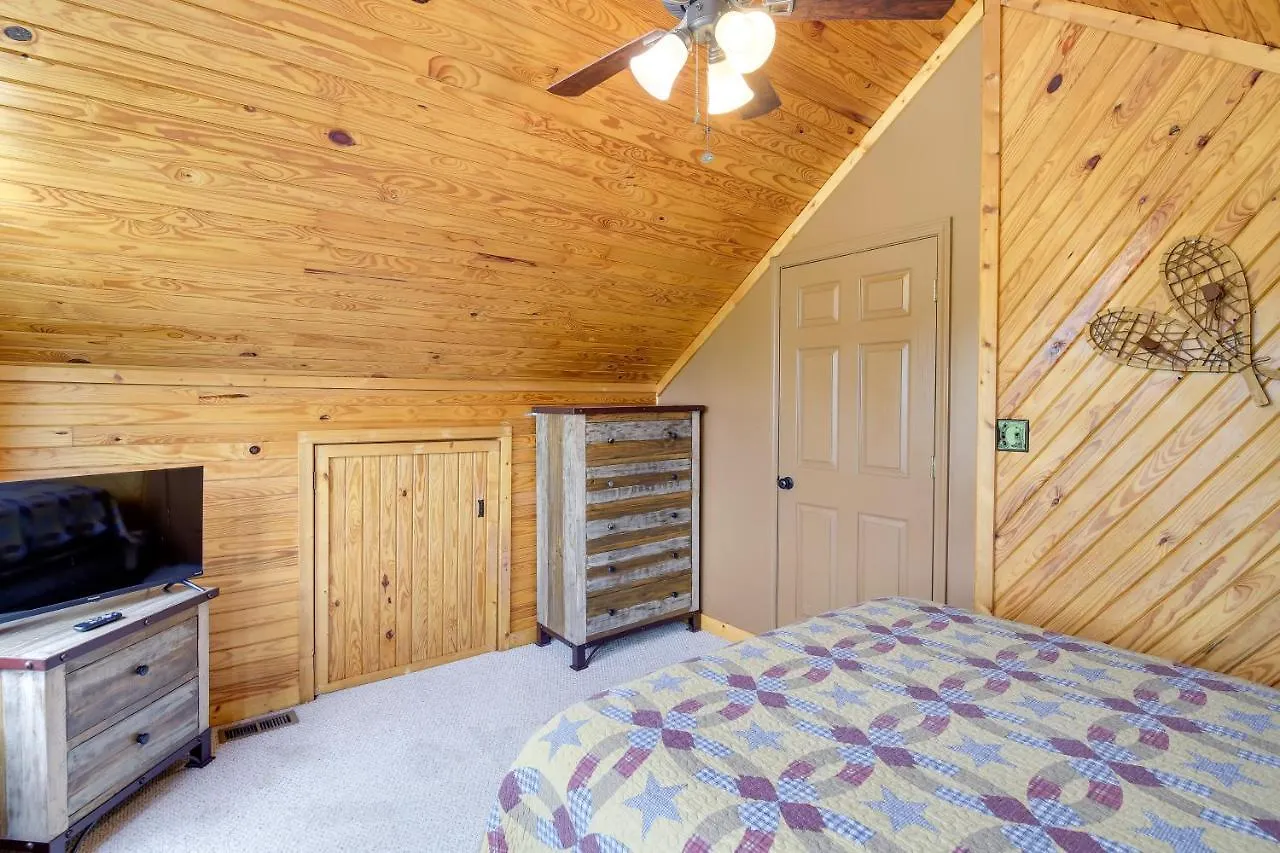Holiday home Vacation With Hot Tub And Yard