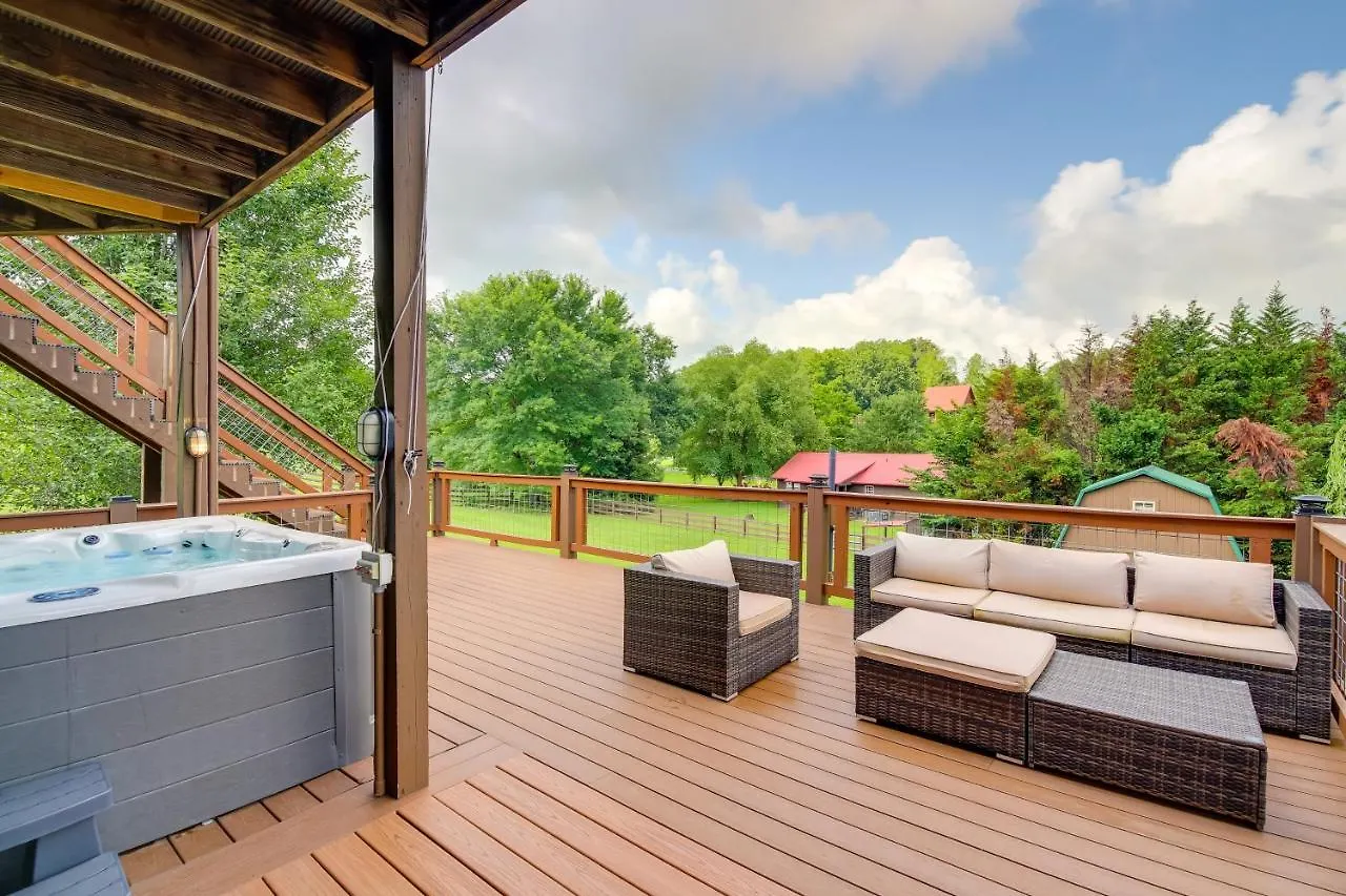 Vacation With Hot Tub And Yard Holiday home Pigeon Forge