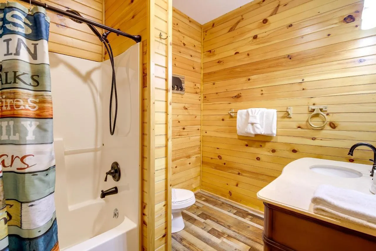 Vacation With Hot Tub And Yard Holiday home