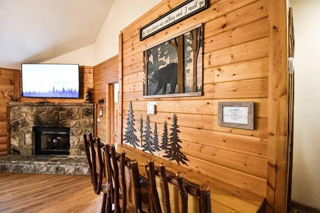 Holiday home Four Private - Hot Tub - Arcade - Fast Wi-fi - One Minute To Parkway Fun Pigeon Forge