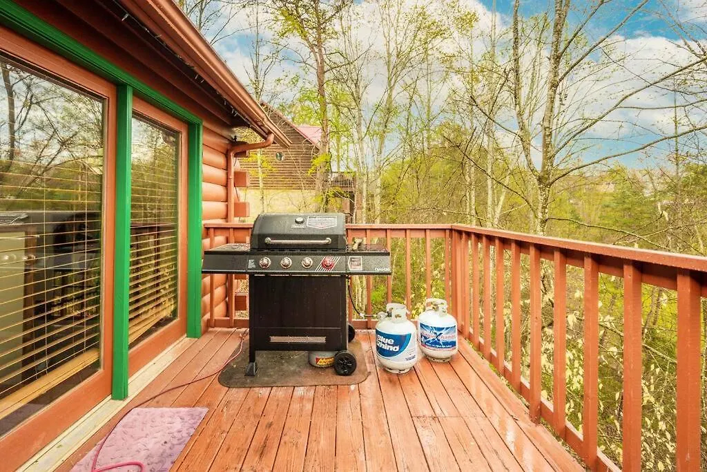 Four Private - Hot Tub - Arcade - Fast Wi-fi - One Minute To Parkway Fun * Pigeon Forge