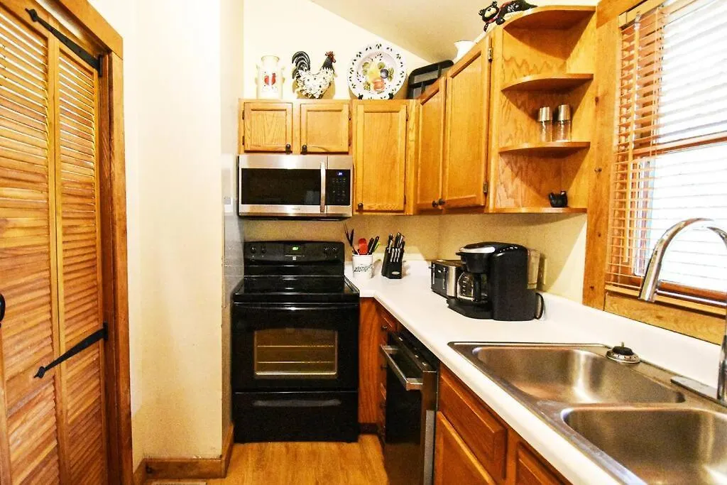 Four Private - Hot Tub - Arcade - Fast Wi-fi - One Minute To Parkway Fun * Pigeon Forge