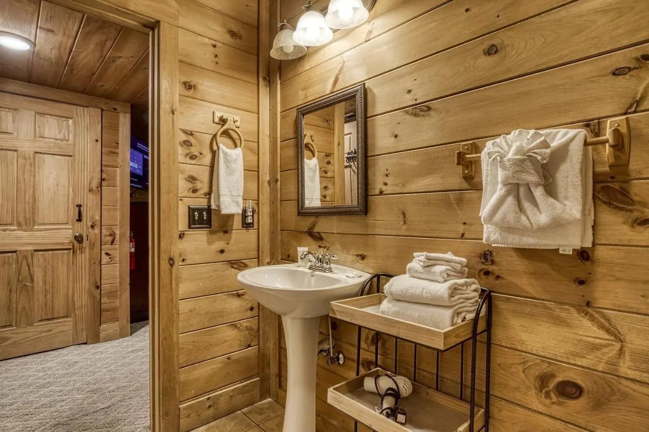 Holiday home Bridgewood Cabin, Hot Tub, 1089 Of Free Attraction Tickets For Each Paid Day, Dollywood And More! *