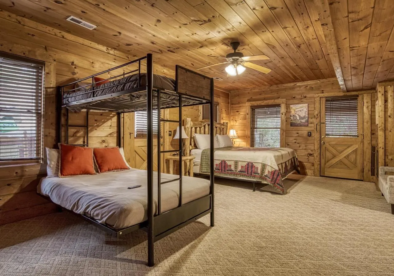 Bridgewood Cabin, Hot Tub, 1089 Of Free Attraction Tickets For Each Paid Day, Dollywood And More! Holiday home *