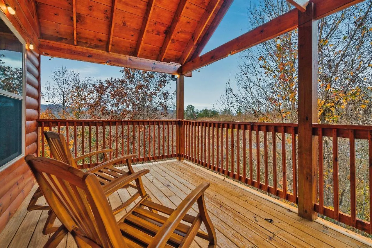 Mountains R Calling, Cozy Hideaway, King Beds, Hot-tub, Arcade, Ev Ready Pigeon Forge