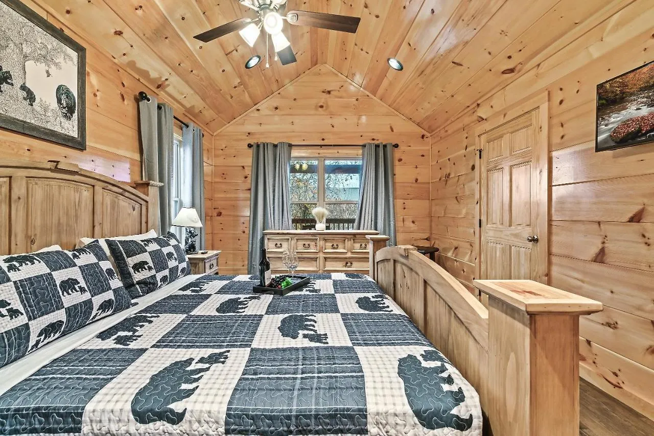Mountains R Calling, Cozy Hideaway, King Beds, Hot-tub, Arcade, Ev Ready *