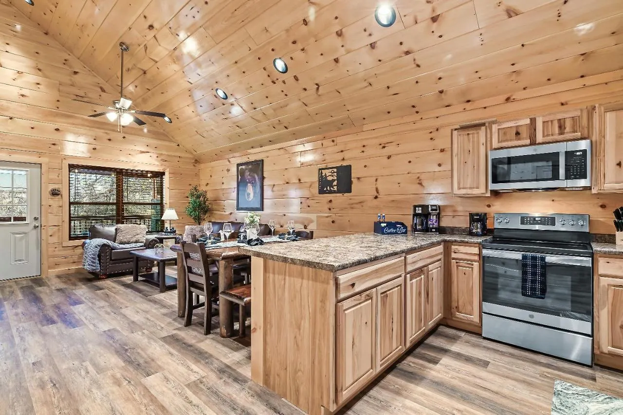 Mountains R Calling, Cozy Hideaway, King Beds, Hot-tub, Arcade, Ev Ready