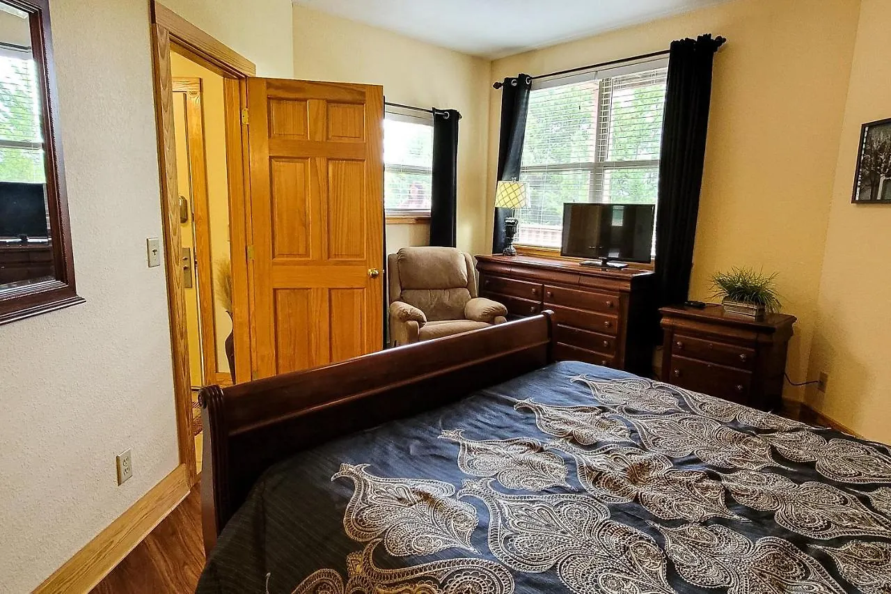Wandering Yonah Apartment