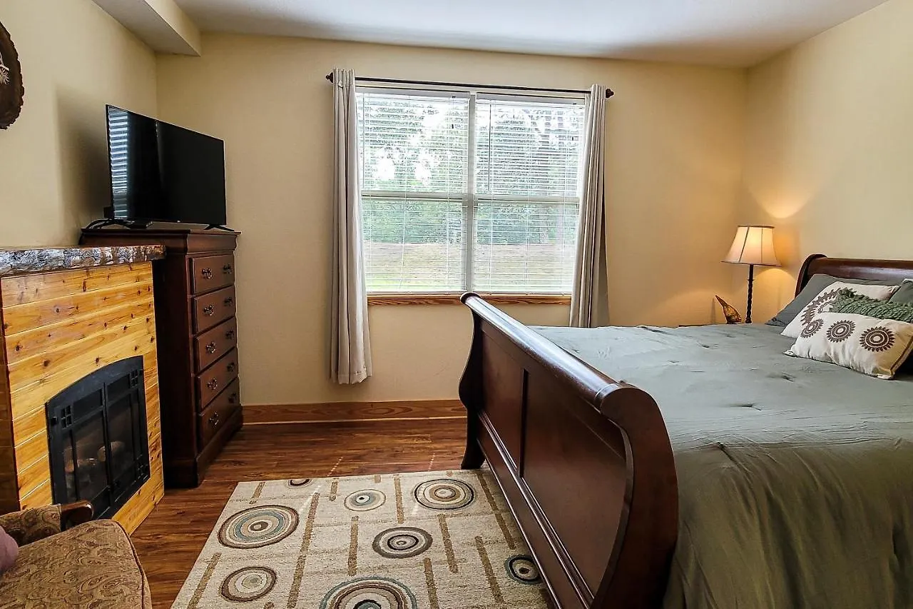 Wandering Yonah Apartment