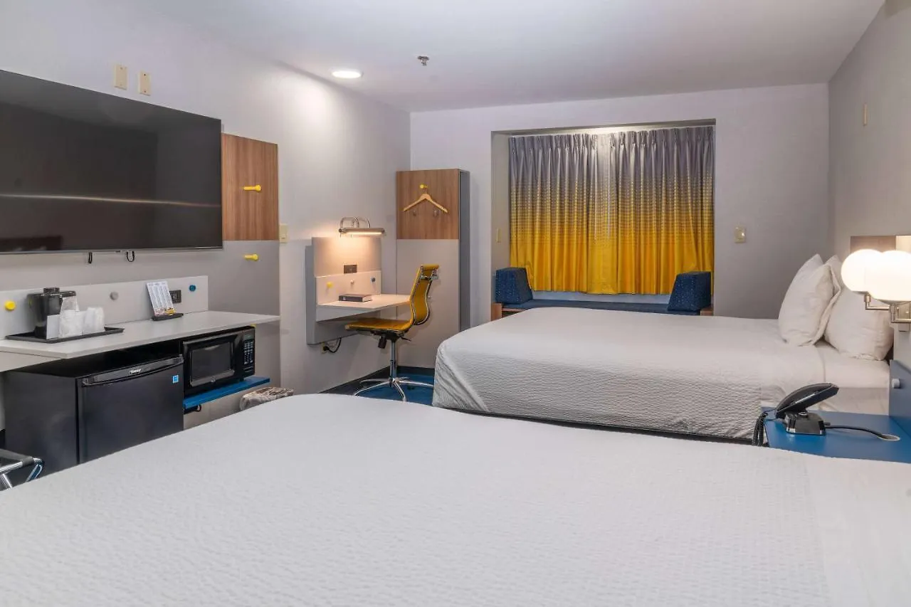 Microtel & By Wyndham 3*