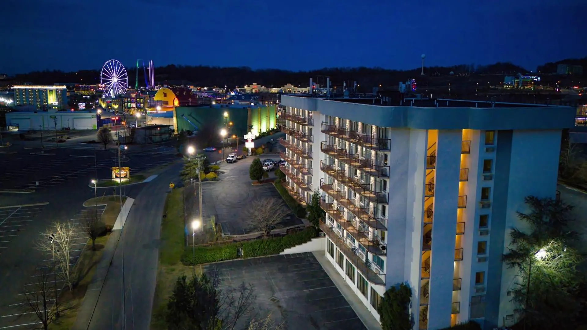 Park Tower 2*