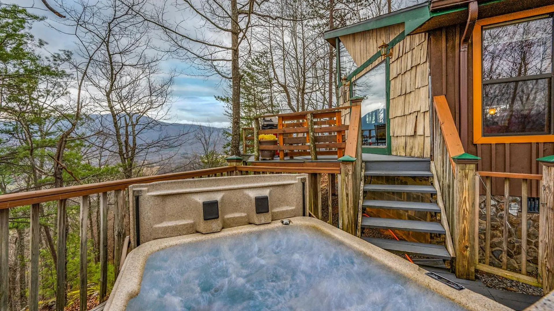 Villa 10 Miles Away From The Heart Of It All!