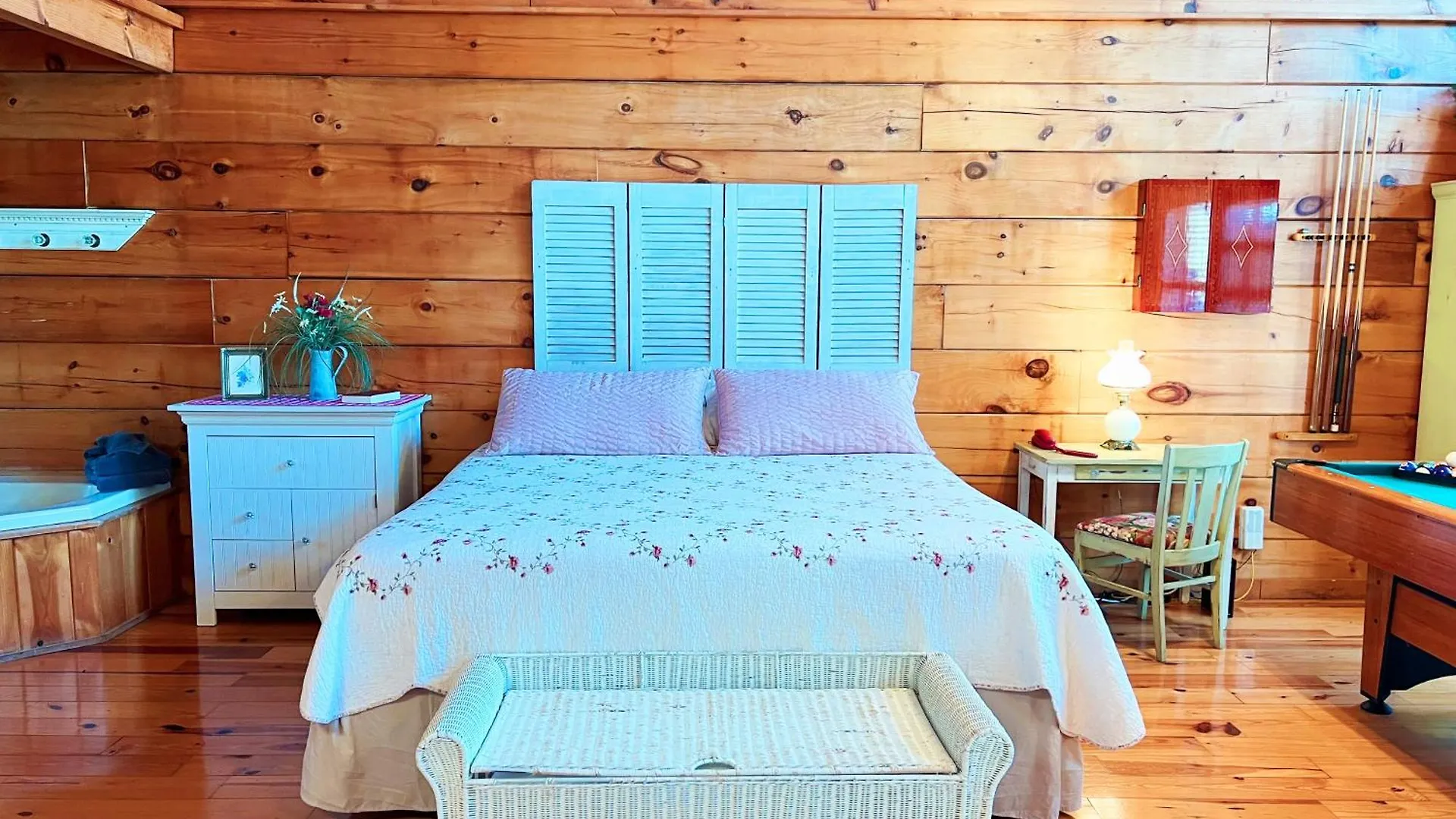 Chalet Adorable Shut'er