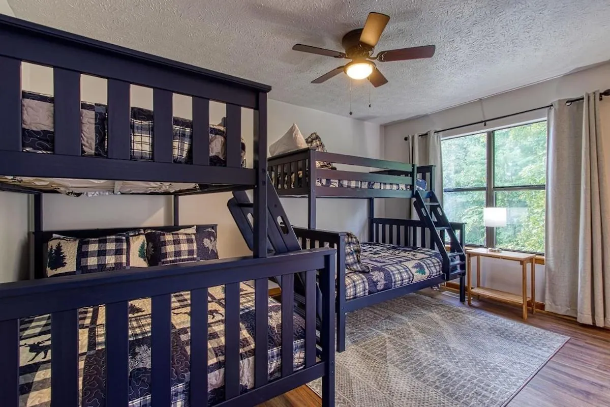 Near Dollywood Updated - Pinecrest Townhomes Pigeon Forge